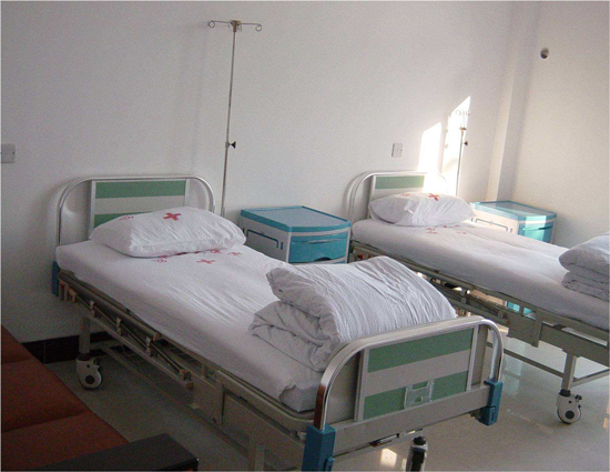 陪護家屬睡空床引發(fā)糾紛，如何處理比較妥當？