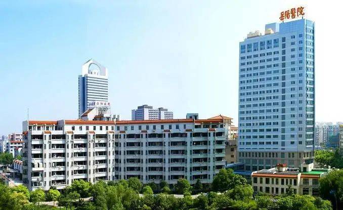 醫(yī)院共享陪護柜一物多用，便醫(yī)惠民！