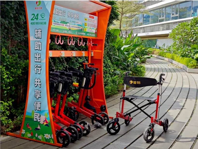 如何解決景區(qū)老幼出游痛點(diǎn)？愛(ài)陪共享童車/助步車/輪椅一站式解決